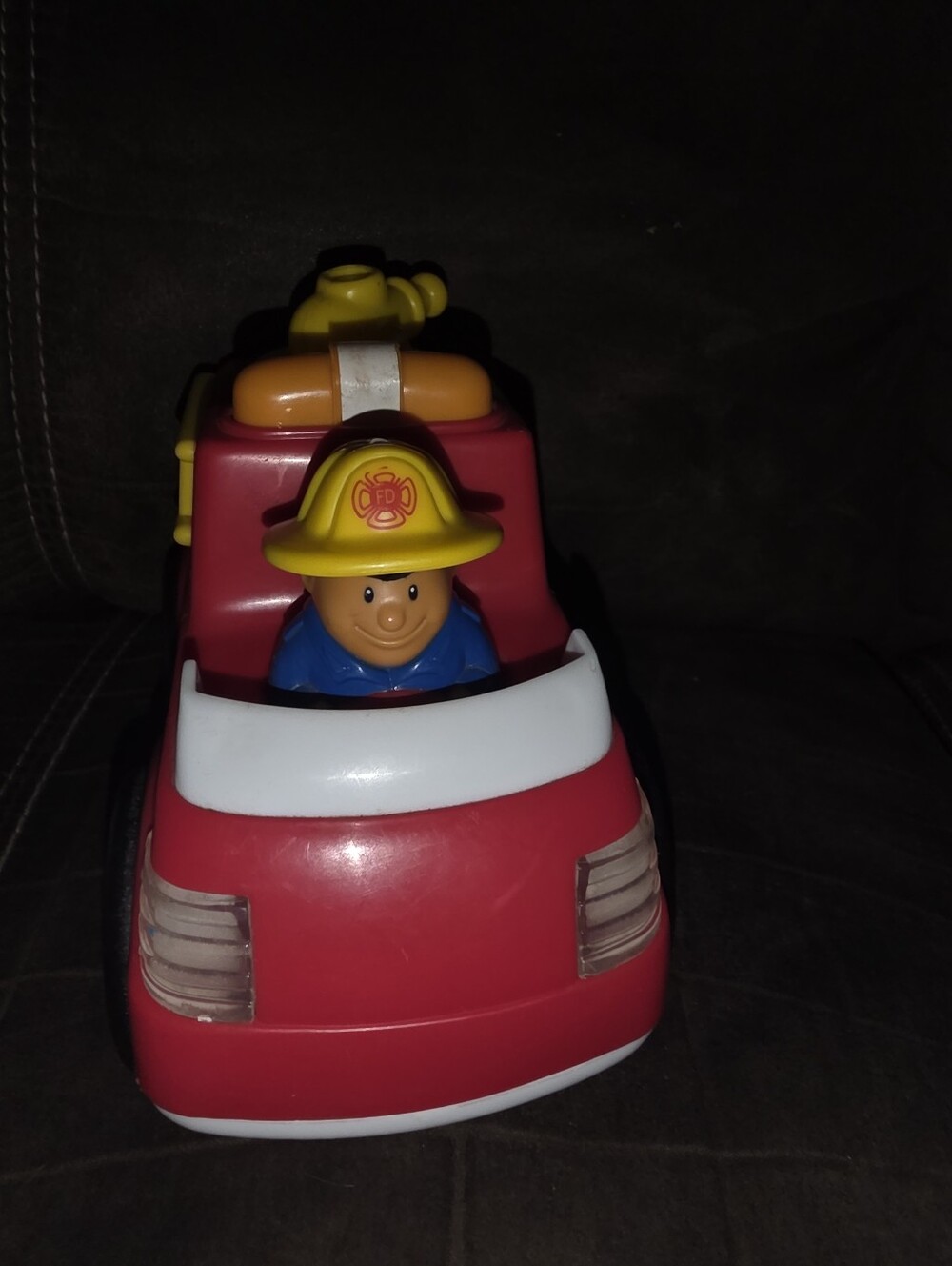 2001 Shelcore Toys Shakin Fire Engine Truck Toy WORKING